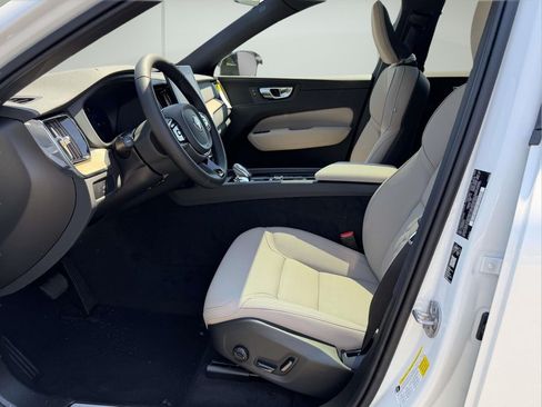 Used 2026 Volvo XC60 B5 Core w/ Climate Package AWD/4WD image 15