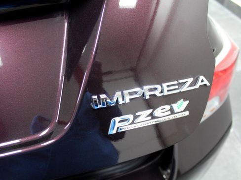 Used 2012 Subaru Impreza 2.0i Premium w/ All-Weather Pkg image 26