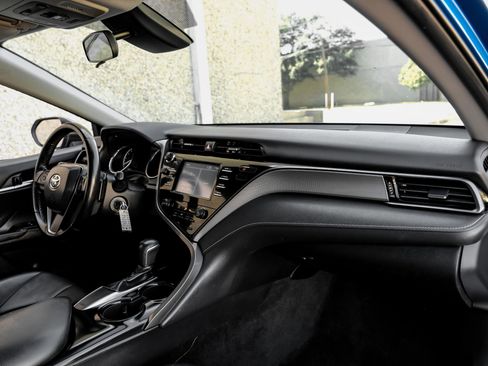 Used 2019 Toyota Camry SE image 15