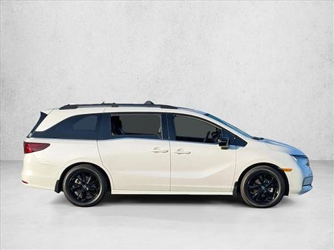 Used 2024 Honda Odyssey Sport image 4