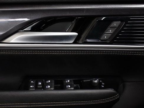 Used 2024 Jeep Wagoneer 4WD w/ Premium Group I image 12