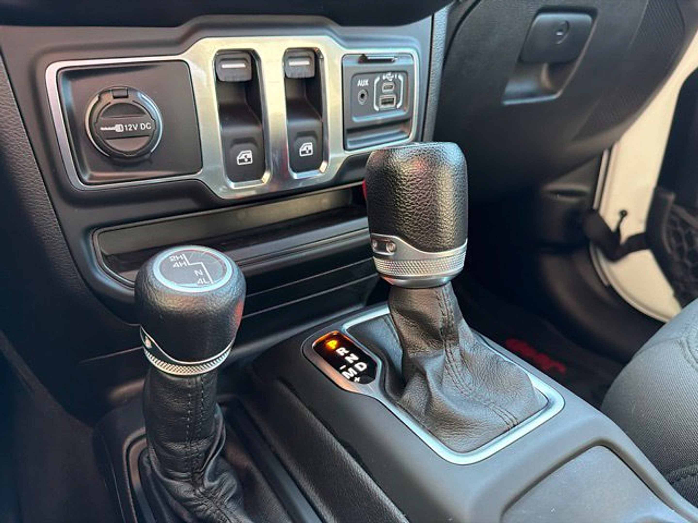 Used 2021 Jeep Wrangler Sport AWD/4WD image 23