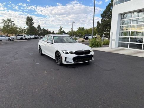 Used 2026 BMW 330i xDrive Sedan w/ M Sport Package AWD/4WD image 7