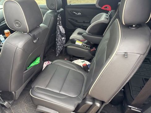 Used 2023 Chevrolet Traverse Premier w/ Redline Edition image 10