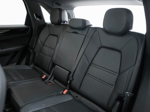 Certified 2022 Porsche Cayenne AWD/4WD image 36