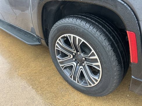 Used 2023 Jeep Wagoneer L Series II image 10