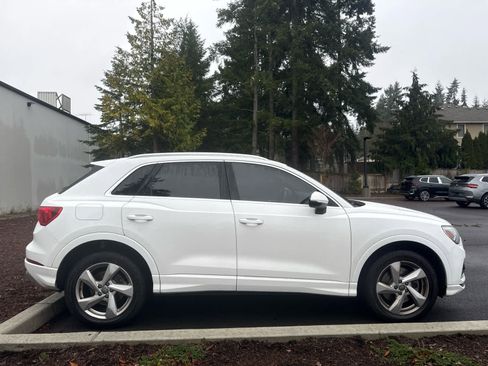 Used 2019 Audi Q3 2.0T Premium Plus image 8