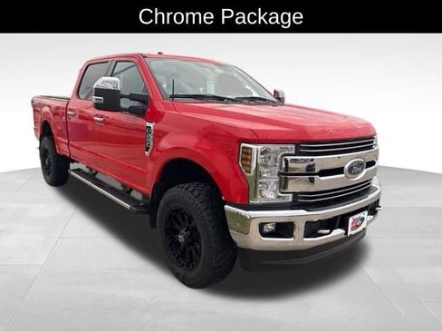 Used 2018 Ford F250 Lariat w/ Chrome Package image 4