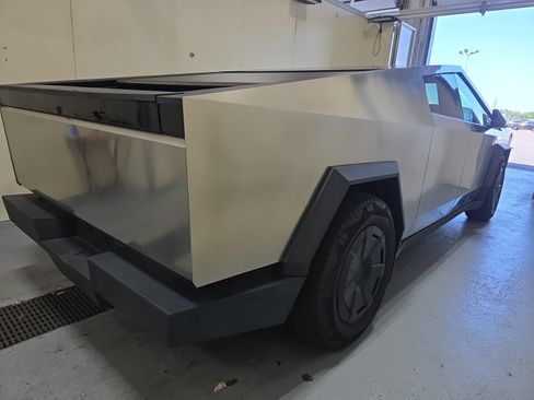 Used 2025 Tesla Cybertruck AWD Crew Cab image 5