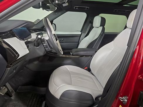 Used 2023 Land Rover Range Rover Sport SE Dynamic image 14