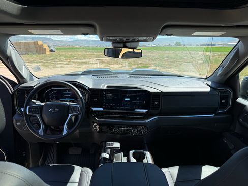 Used 2023 Chevrolet Silverado 1500 LT Trail Boss w/ Convenience Package II AWD/4WD image 35