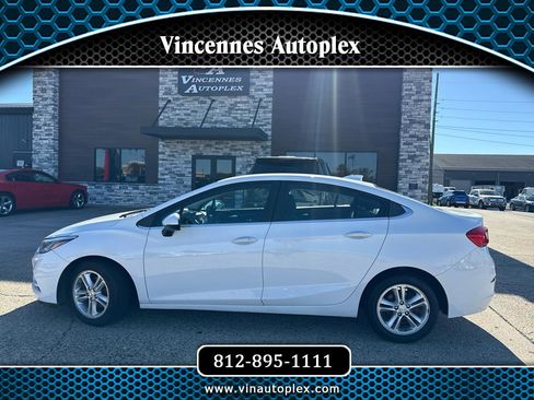 Used 2016 Chevrolet Cruze LT w/ Convenience Package image 1