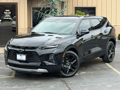 Used 2022 Chevrolet Blazer LT w/ LPO, Black Accent Package FWD image 2
