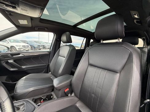 Used 2024 Volkswagen Tiguan SE R-Line FWD image 15