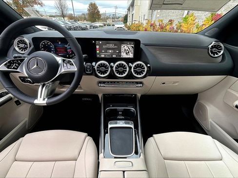 New 2026 Mercedes-Benz GLA 250 4MATIC image 5