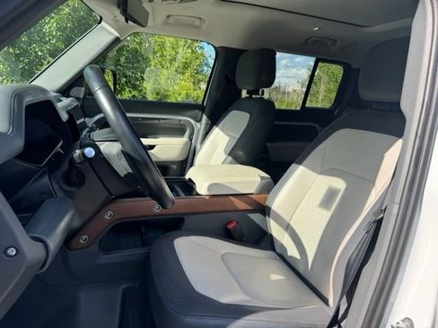 Certified 2024 Land Rover Defender 130 X-Dynamic SE AWD/4WD image 10