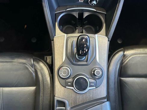 Used 2018 Alfa Romeo Stelvio Ti image 21