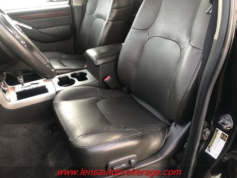 Used 2008 Nissan Pathfinder LE w/ Navigation Pkg image 11