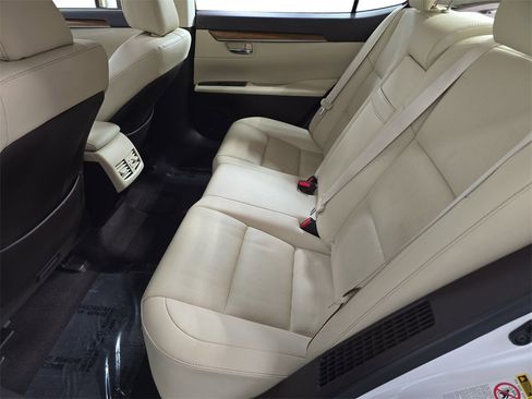 Used 2016 Lexus ES 300h image 24
