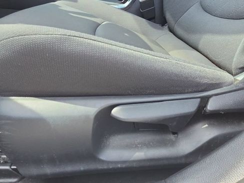 Used 2020 Toyota Corolla LE FWD image 11