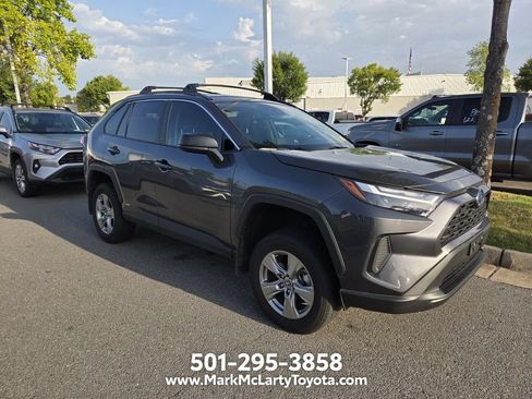Used 2024 Toyota RAV4 LE AWD/4WD image 3