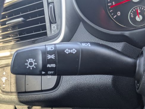 Used 2018 Kia Sorento LX image 31