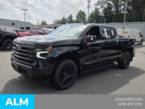 Used 2024 Chevrolet Silverado 1500 High Country w/ Midnight Edition AWD/4WD image 3