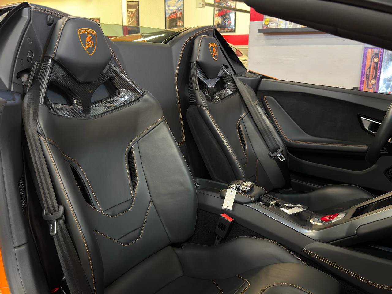 Used 2021 Lamborghini Huracan EVO RWD image 24