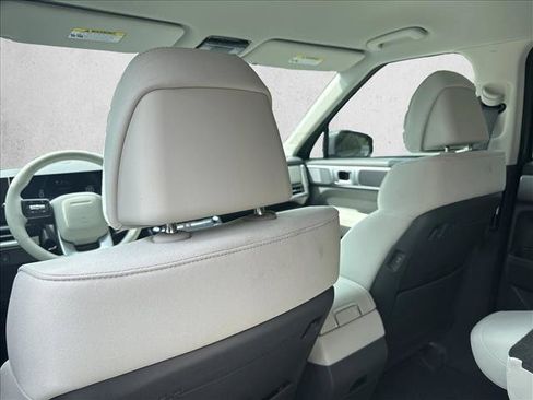 Certified 2026 Hyundai Santa Fe SE FWD image 16