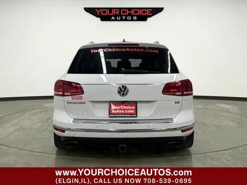 Used 2016 Volkswagen Touareg VR6 image 4