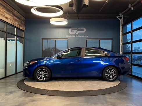 Used 2022 Kia Forte LXS w/ LXS Technology Package FWD image 6