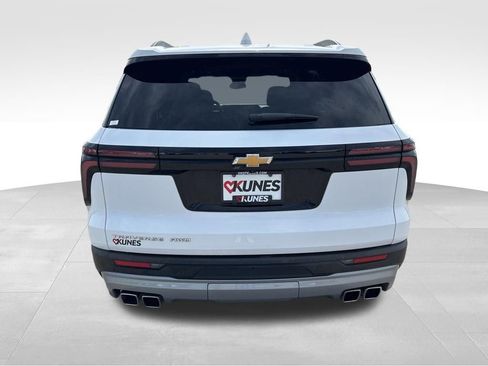 Used 2025 Chevrolet Traverse LT AWD/4WD image 7