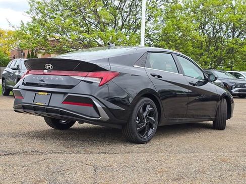 New 2026 Hyundai Elantra SEL Sport Premium FWD image 17