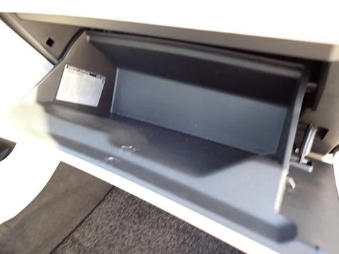 Certified 2022 Buick Envision Avenir w/ Technology Package II image 28