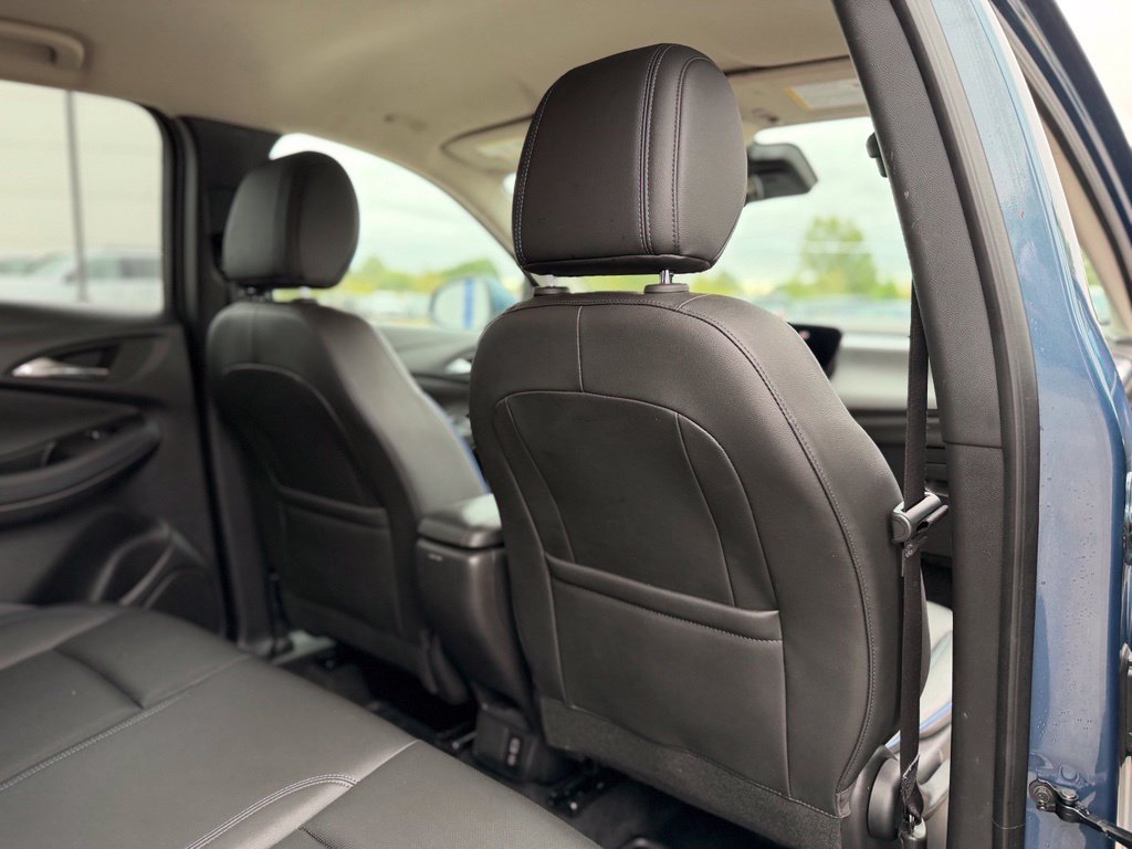 Used 2025 Buick Encore GX Sport Touring FWD image 12