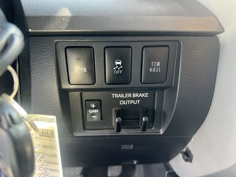 Used 2018 Toyota Tundra SR5 image 16