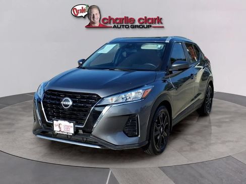 Used 2024 Nissan Kicks SV FWD image 1