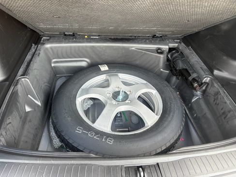 Used 2025 Jeep Grand Cherokee Altitude RWD image 31