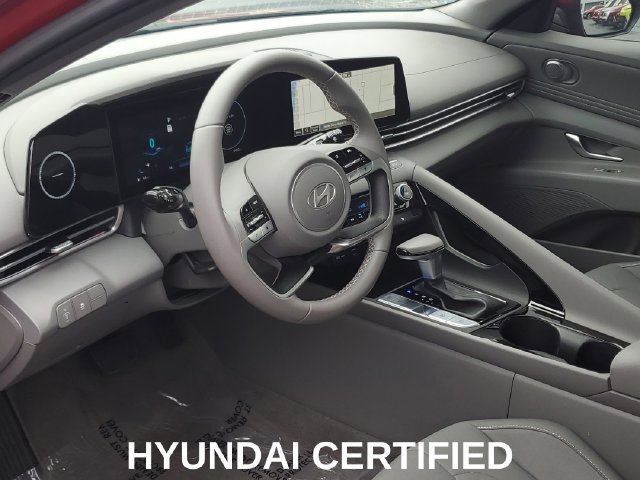 Used 2025 Hyundai Elantra SEL FWD image 8