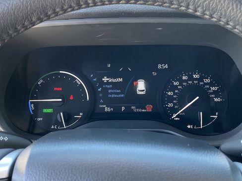Certified 2025 Toyota Sienna XLE FWD image 32