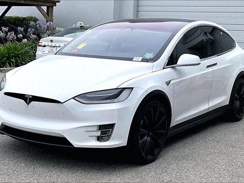Used 2017 Tesla Model X 100D AWD/4WD image 3