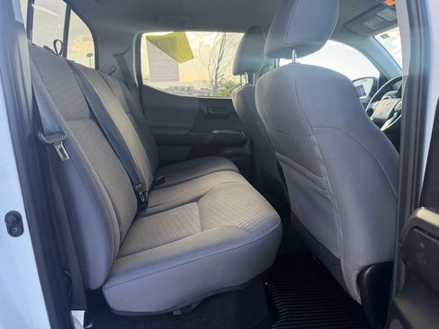 Used 2020 Toyota Tacoma SR5 AWD/4WD image 26