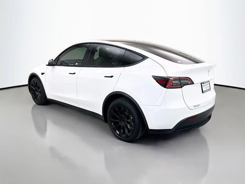 Used 2022 Tesla Model Y Long Range AWD/4WD image 5