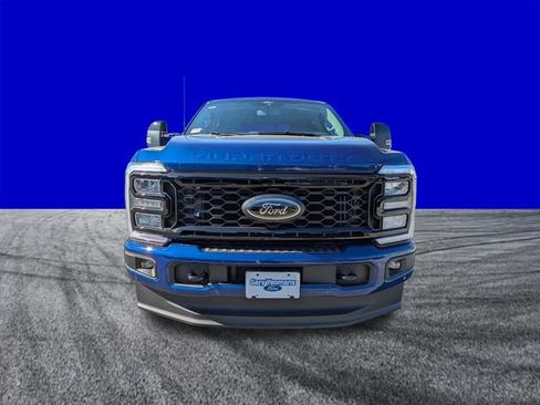 New 2026 Ford F250 Lariat w/ Black Appearance Package image 9