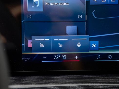 New 2026 BMW X6 xDrive40i w/ Executive Package image 29