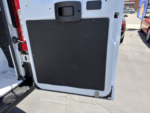Used 2025 RAM ProMaster 2500 w/ Convenience Group FWD image 22