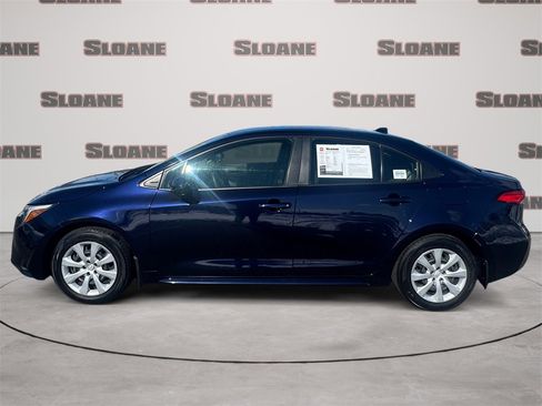 Used 2023 Toyota Corolla LE image 2