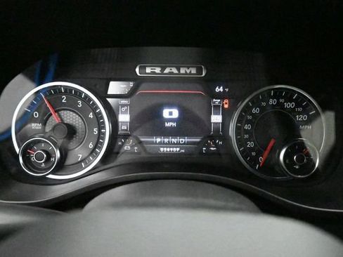 Used 2024 RAM 1500 Laramie AWD/4WD image 18