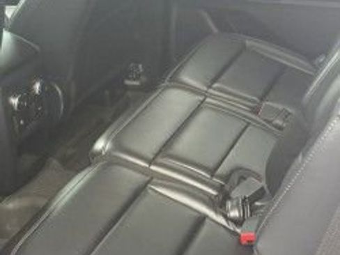 Used 2021 Ford Explorer XLT w/ Equipment Group 202A image 5