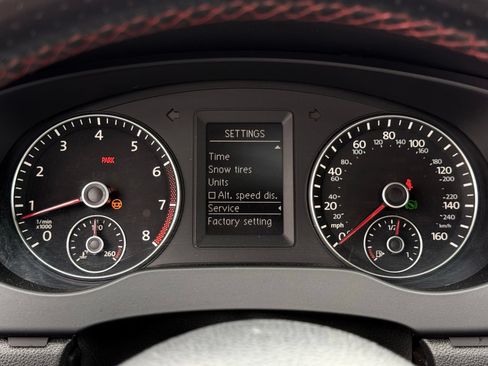 Used 2013 Volkswagen Jetta GLI Autobahn FWD image 32